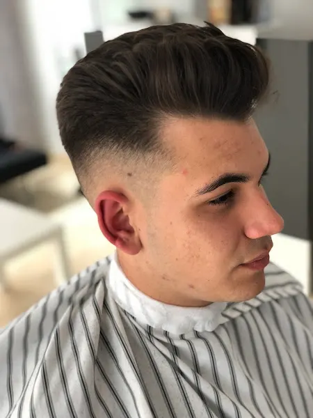 Salvador Ligero Haircuts - Barbería en Conil de la Frontera - foto 2