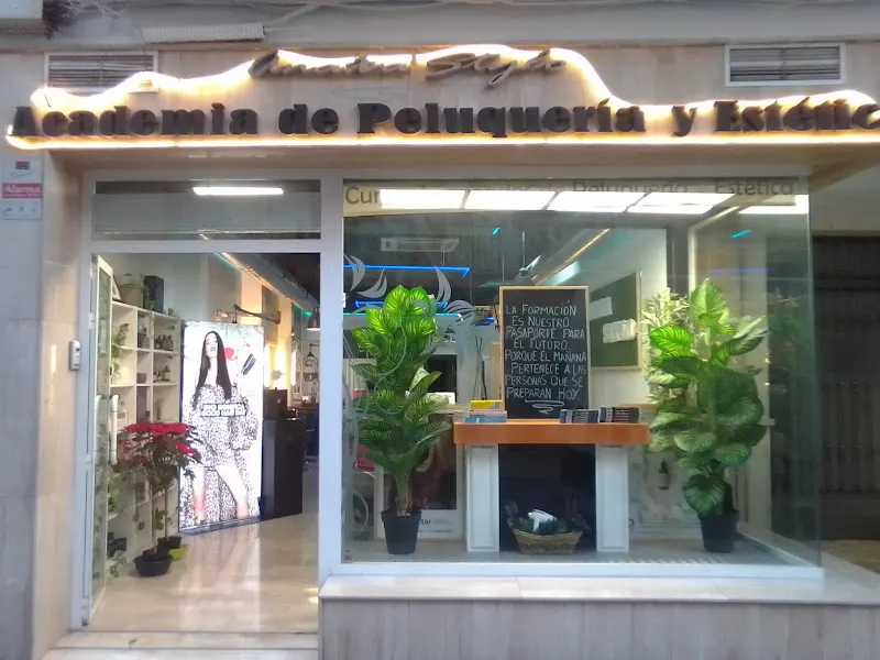 Peluquería y Estética Anaxa Stylo - Academia de estética en Priego de Córdoba - foto 3