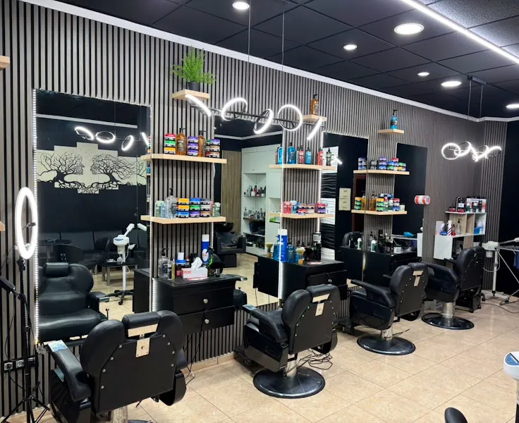 Barberia Peluqueria Moha - Barbería en Calpe - foto 2