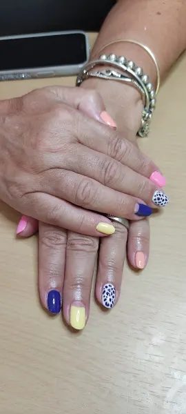 Roxele Peluquería hairdressing & Nails - Nerja