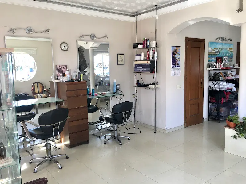 Paco González Peluquero . Peluquería de Señora y Caballero en Isla Cristina. Unisex - Isla Cristina