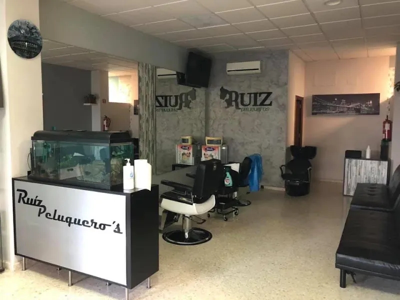 Ruíz Peluqueros - Peluquería en San Juan de Aznalfarache - foto 3