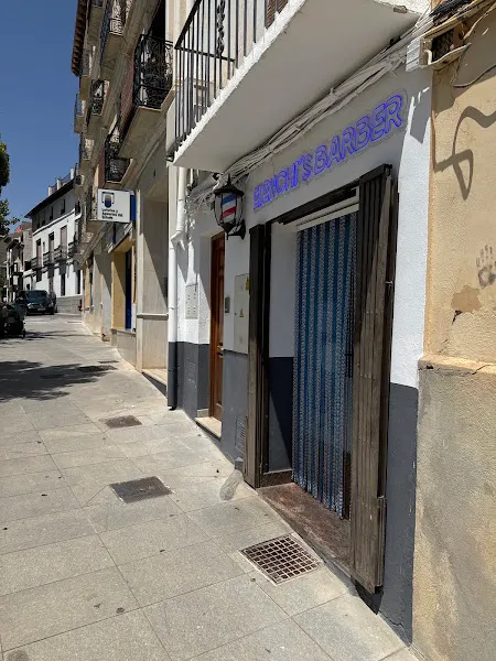 Elenchi’s Barber - Baza