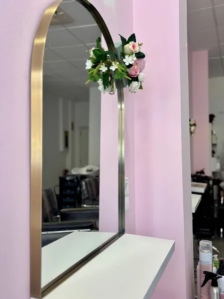 Peluquería MNK Estudio - Peluquería en Alfafar - foto 2