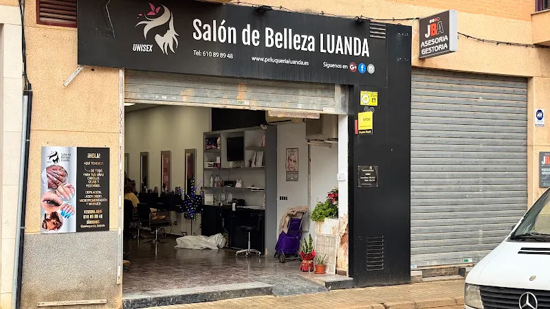 Peluquería Luanda | Uñas | Pestañas | Cursos de Belleza - Peluquería en Alfafar - foto 3