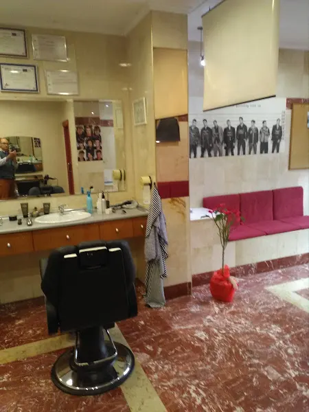 Peluquería Carlos - Peluquería en Picassent - foto 2