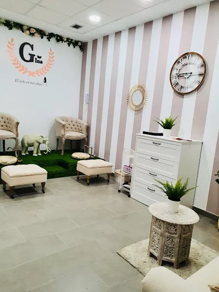 Gina - El arte en tus uñas - Valladolid - Salón de manicura y pedicura en Arroyo de la Encomienda - foto 2