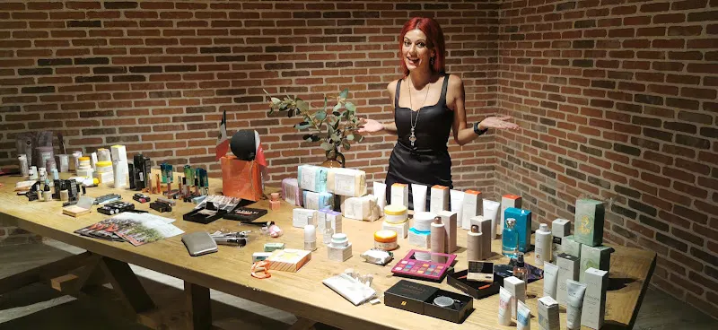 Perfumeria Árabe,Cosmética Natural, Maquillaje, Cuidado personal y Nutricion - Marchena
