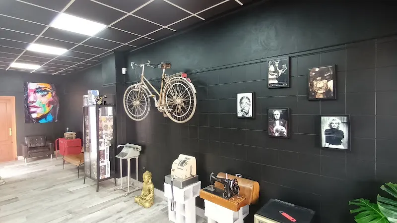 Chloe's Black Studio - Chipiona