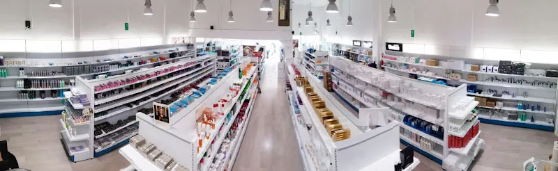 Cooperativa de Peluquería & Estética de Castellón - Tienda de cosméticos en Castellón de la Plana - foto 2