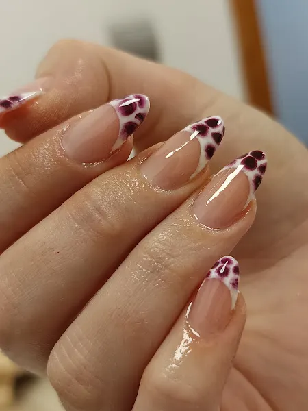 Moon Nails, estética y masajes - Centro de estética en Atarfe - foto 2