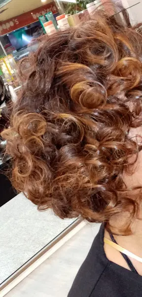 Don e Dona peluquerìa y venta de producto capillar - Peluquería en Nigrán - foto 2