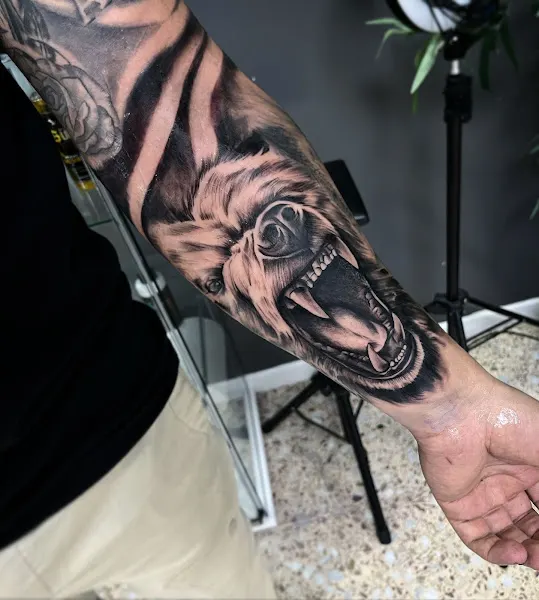 Sergio CC Barbershop & Tatto