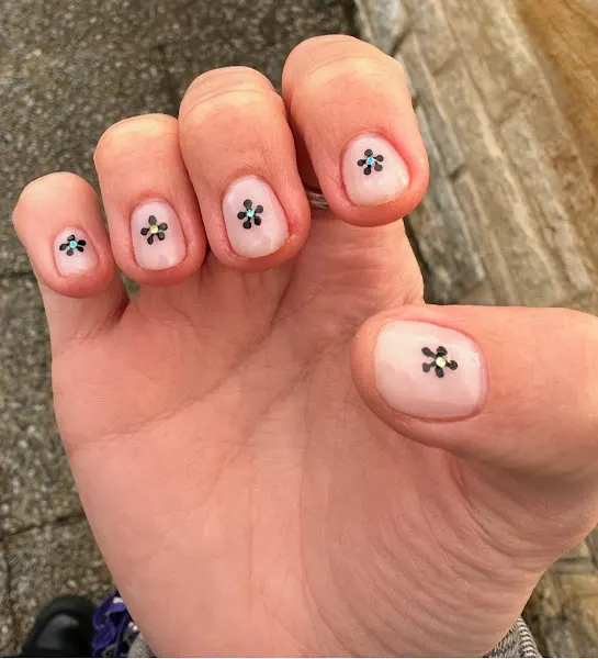 Lory Nails