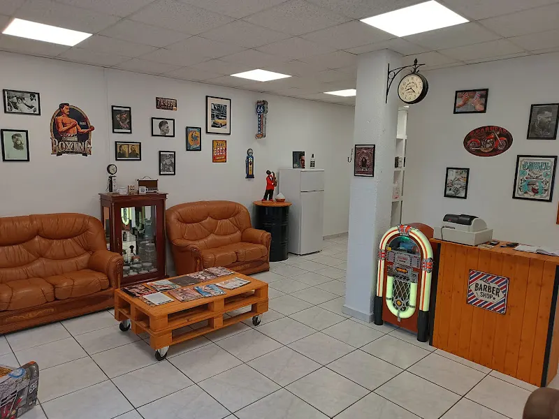Barberia Ruta 41 - Peluquería en Palamós - foto 3