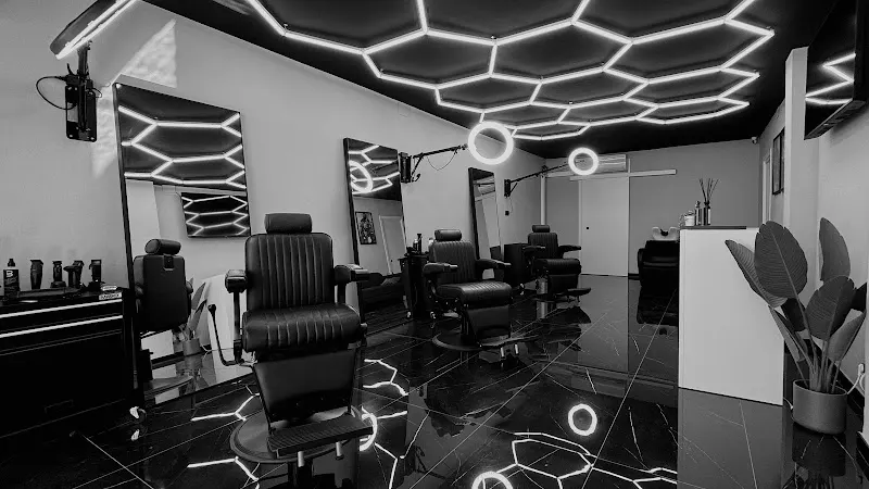 Barberia Palamós SANTOS BARBER - Barbería en Palamós - foto 2