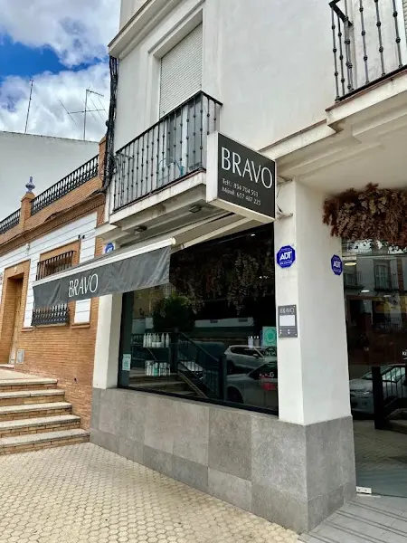 María Luisa Bravo - Peluquería Estética