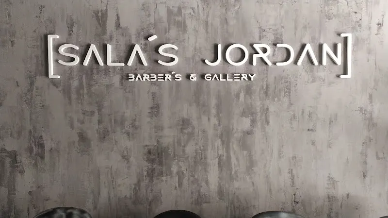 SALA'S JORDAN Barber's & Gallery (Peluquería en Castilleja de la Cuesta) - Peluquería en Castilleja de la Cuesta - foto 2