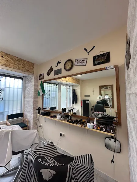 BARBER 8