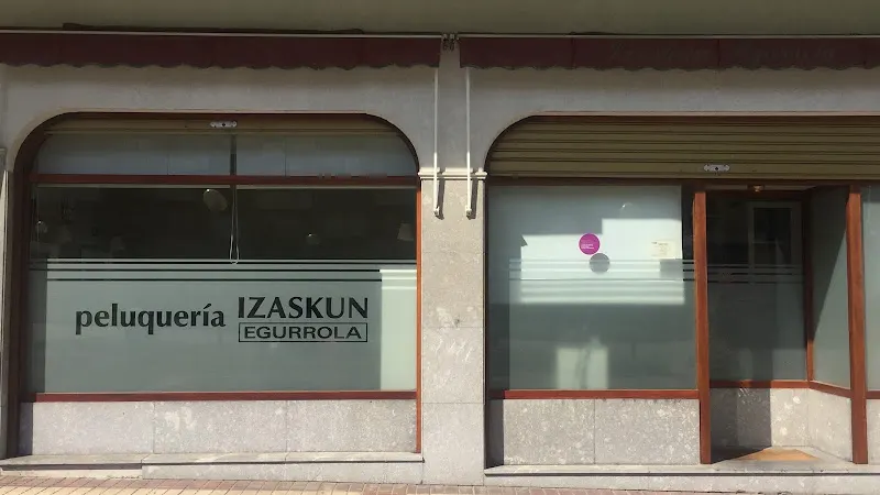 Peluquería femenina Izaskun Egurrola - Peluquería en Gernika-Lumo - foto 2