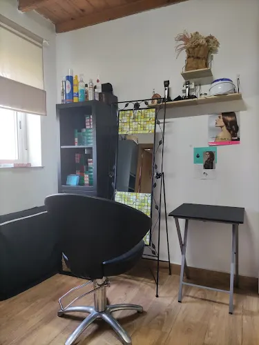 Te peino en tu casa o en la mia