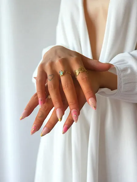 Akairo nails - Salón de manicura y pedicura en Ejea de los Caballeros - foto 2