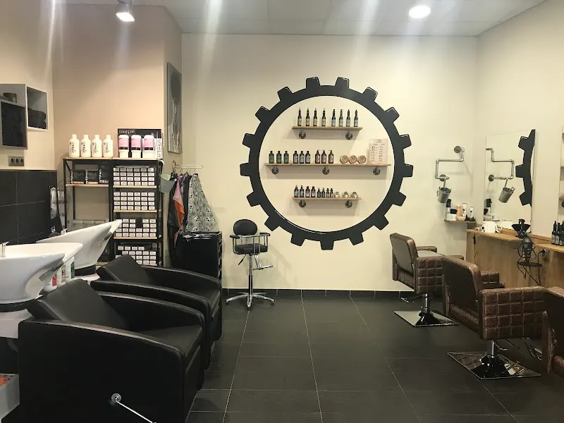 Perruqueria Platform 83 - Peluquería y estética en Girona