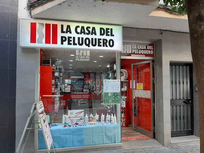 LA CASA DEL PELUQUERO - Tienda de suministros para peluquería en Ubrique - foto 2
