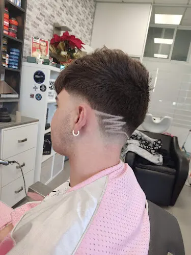Entredos Barbería, Peluquería y Estética - Motril