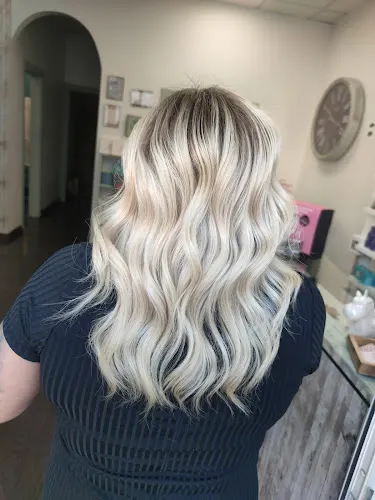 PELUQUERÍA MARLUC ESTILISTAS