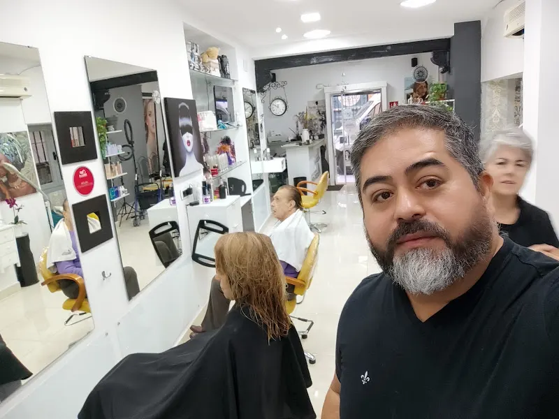 Peluquería Justo Martínez y Julio Fagundes - Jaén