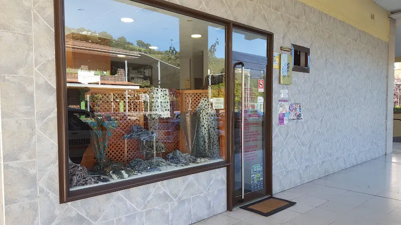 Julia Varela Estética y complementos - San Martin del Rey Aurelio