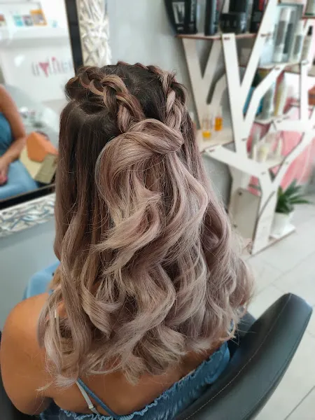 Peluqueria y Estetica Marilyn - Andújar