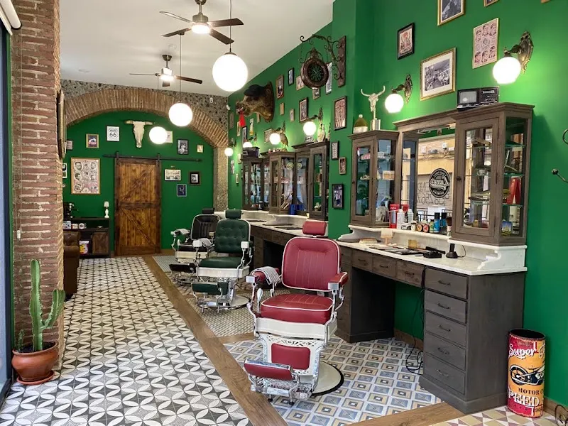Luma’s Barberia - Barbería en Granada - foto 2