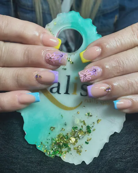 Laura Marín nail artist - Salón de manicura y pedicura en Santa Fe - foto 2