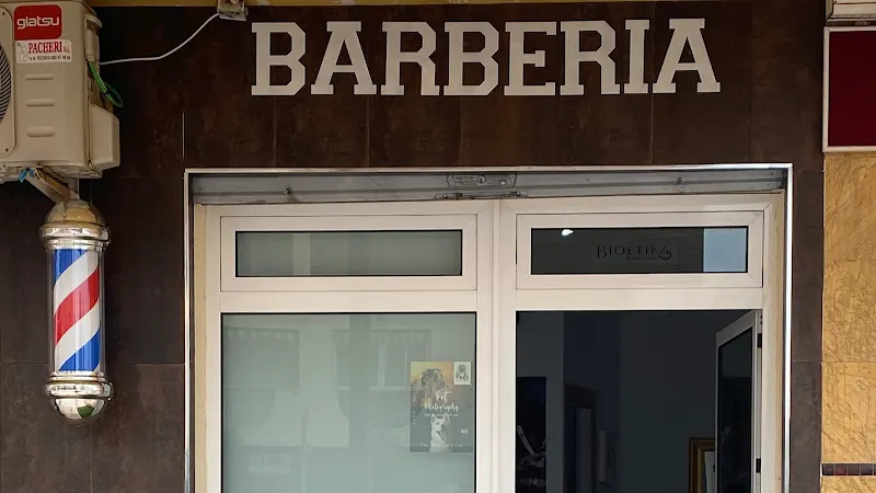 BARBERIA Angel Flores - Peluquería en Los Alcázares - foto 2