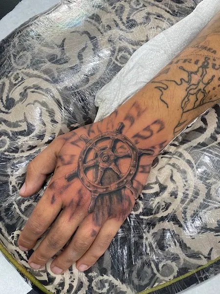 Palomeke Barber & Tattoo “Estudio de peluquería Y Tatuajes” en Punta Umbría