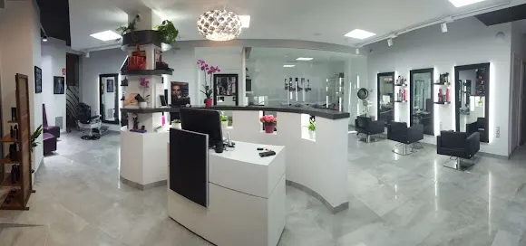 PELUQUERÍA Y ESTÉTICA NADIA - Peluquería en La Seu d'Urgell