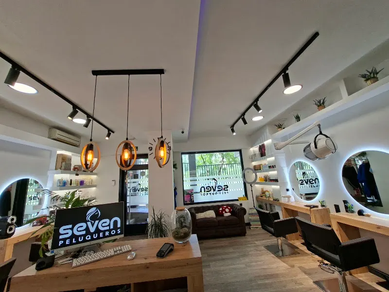 Seven Peluqueros