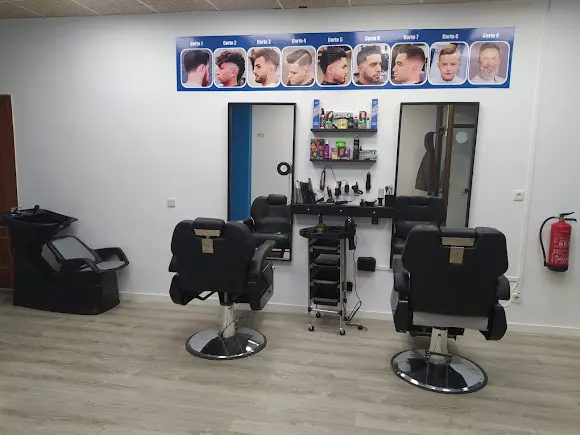 PELUQUERIA BARBERIA A y A denni