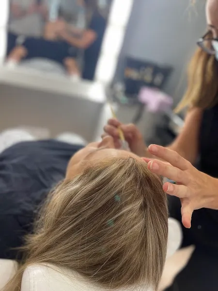 Ágadu Peluquería & Estética