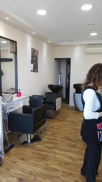 Mucha Peluquería Y Belleza - Vedra