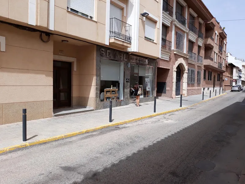 SEVEL. Centro de Estilismo y Estética Avanzada. - Villarrobledo