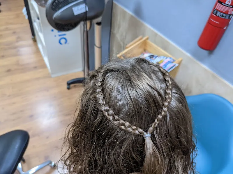 PELUQUERIA ENTRETRES - Alicante