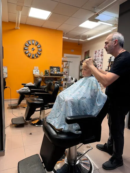Stylo 21, Peluquería & Barber Shop - Peluquería en Benidorm - foto 2