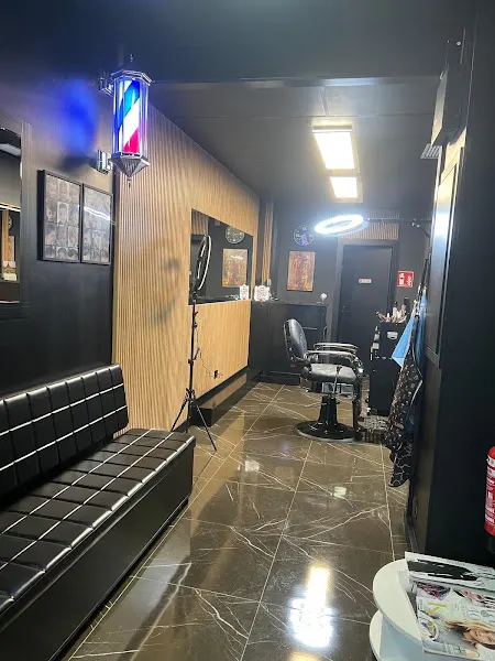 barbería ayman - Peluquería en Zizur Mayor - foto 2