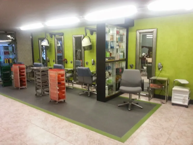 Ytalí Imagen - Peluquería en Vilalba - foto 2