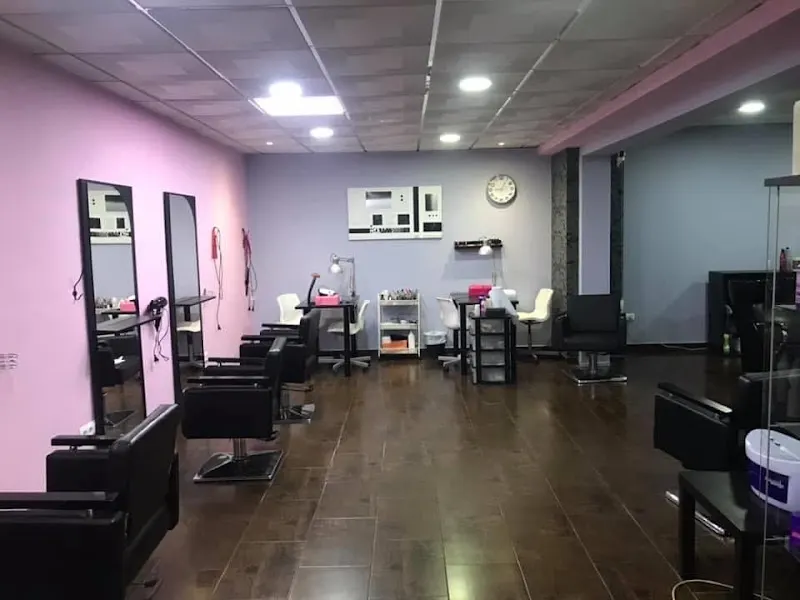 R&C Peluqueros - Peluquería en Gines - foto 2