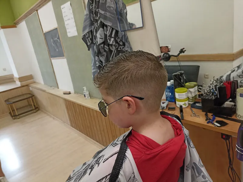 Peluquería de Caballeros Rafa Jaca - Peluquería en Jaca - foto 2