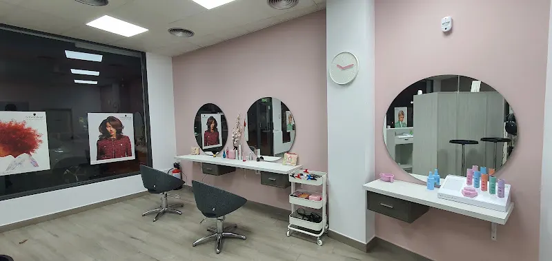 Rosi y vane estilistas - Peluquería en Torrijos - foto 2